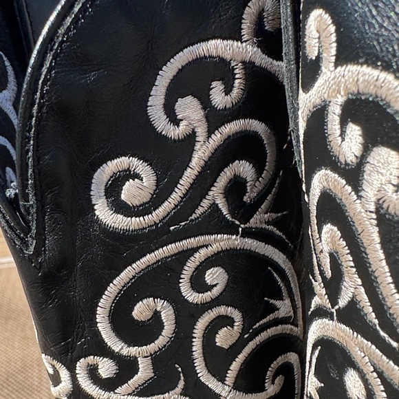 Tony Lama Black and Cream with Rhinestones Heeled Boots - Picture 7 of 9